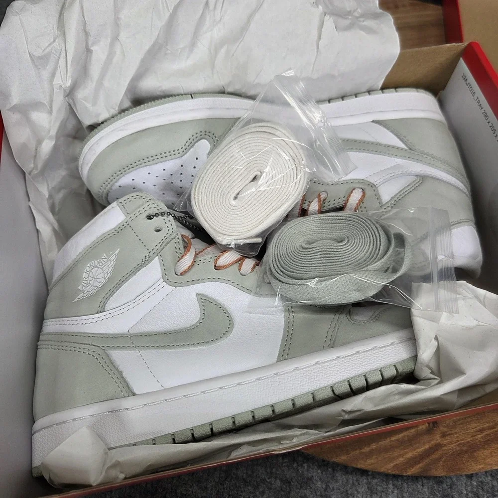 Nike Air Jordan 1 High OG Shoes Womens Size 7 Seafoam‎ White With Box CD0461-002